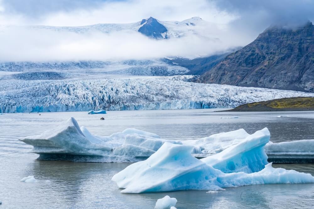iceland car rental: Top 10 ring road stops - jokulsarlon glacier lagoon.