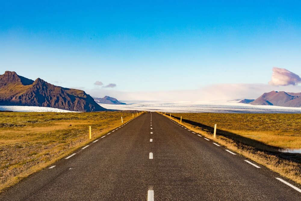 Lagoon car rental road in iceland driving tips
